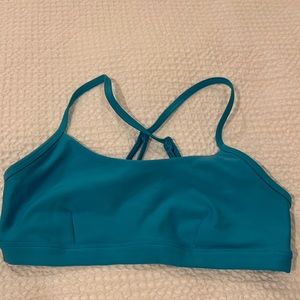 Alo airlift intrigue bra